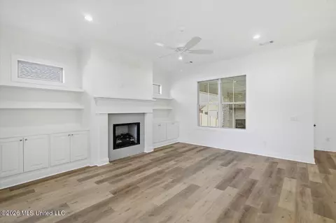 Living - 405 Old Maple Cv, Madison, MS 39110 photo 1 of 4