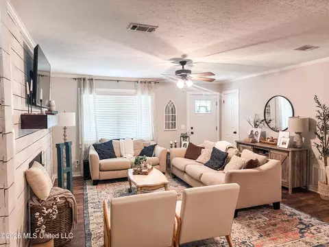 Living - 514 Wilder Dr, Flora, MS 39071 photo 1 of 2