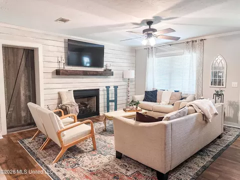 Living - 514 Wilder Dr, Flora, MS 39071 photo 2 of 2