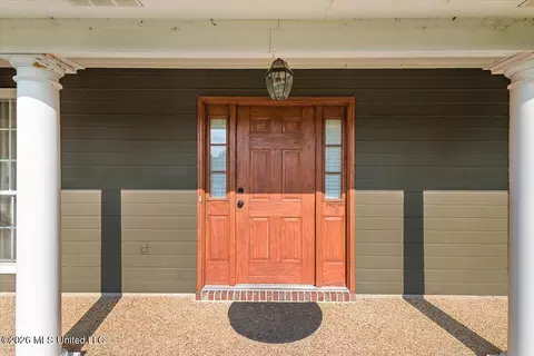 Entry Way - 214 Holmar Dr, Brandon, MS 39047 photo 1 of 4