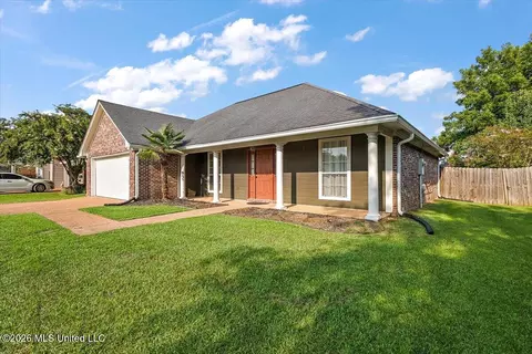 Exterior - 214 Holmar Dr, Brandon, MS 39047 photo 2 of 6