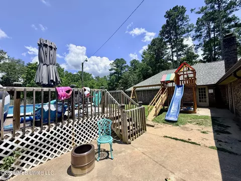 Exterior - 453 NW Oak St, Magee, MS 39111 photo 5 of 6