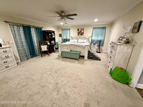 Bedroom - 453 NW Oak St, Magee, MS 39111 photo 2 of 11
