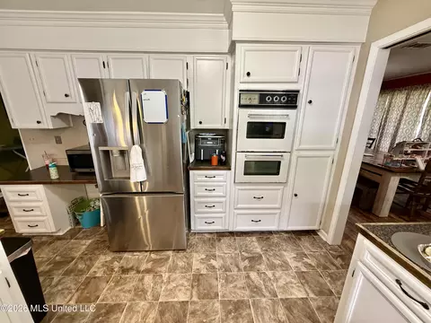 Kitchen - 453 NW Oak St, Magee, MS 39111 photo 1 of 3