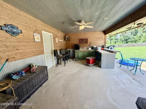 Exterior - 453 NW Oak St, Magee, MS 39111 photo 4 of 6