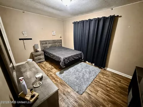 Bedroom - 453 NW Oak St, Magee, MS 39111 photo 7 of 11
