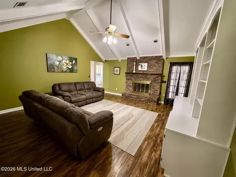 Living - 453 NW Oak St, Magee, MS 39111 photo 2 of 2