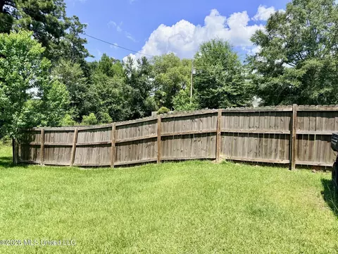 Exterior - 453 NW Oak St, Magee, MS 39111 photo 3 of 6