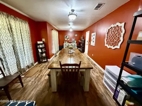 Dining - 453 NW Oak St, Magee, MS 39111 photo 1 of 2