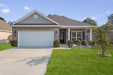 80 Saltmeadow Cir, Ocean Springs, MS 39564