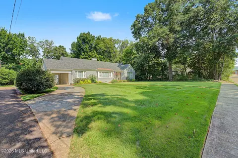 Exterior - 2747 Magnolia Dr, Hernando, MS 38632 photo 3 of 13