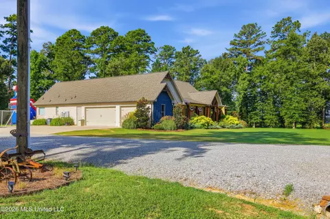 Exterior - 678 Stull Rd, Brandon, MS 39047 photo 4 of 17