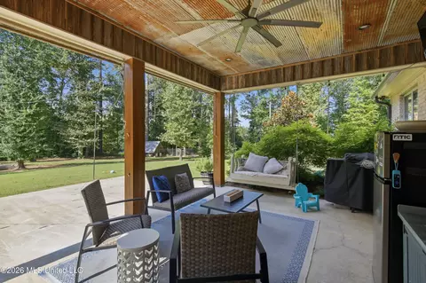 Exterior - 678 Stull Rd, Brandon, MS 39047 photo 10 of 17