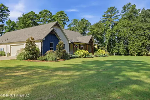 Exterior - 678 Stull Rd, Brandon, MS 39047 photo 3 of 17