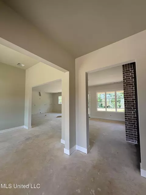 Entry Way - 1558 John Thomas Cv, Hernando, MS 38632 photo 1 of 3