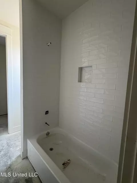 Bath - 1558 John Thomas Cv, Hernando, MS 38632 photo 6 of 9