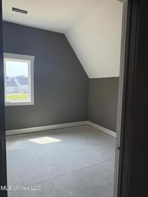Bedroom - 1558 John Thomas Cv, Hernando, MS 38632 photo 5 of 6