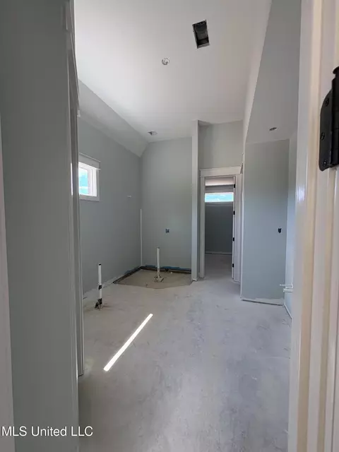 Entry Way - 1558 John Thomas Cv, Hernando, MS 38632 photo 3 of 3