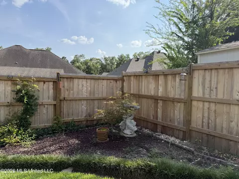 Exterior - 112 Elizabeth Dr, Brandon, MS 39042 photo 6 of 8