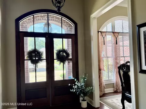 Entry Way - 112 Elizabeth Dr, Brandon, MS 39042 photo 1 of 3