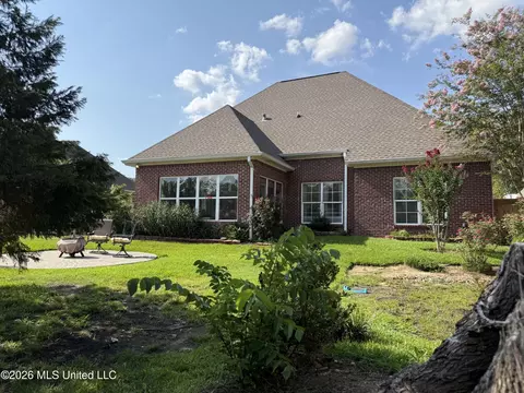 Exterior - 112 Elizabeth Dr, Brandon, MS 39042 photo 7 of 8