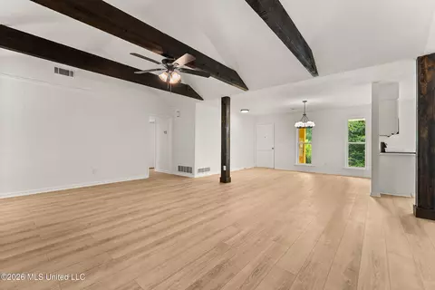 Living - 6822 Angie Dr, Hernando, MS 38632 photo 6 of 6