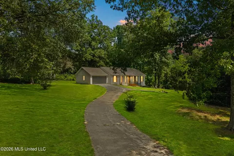 Exterior - 6822 Angie Dr, Hernando, MS 38632 photo 4 of 7