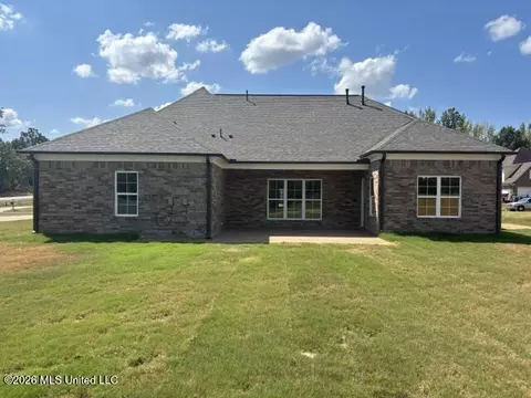 Exterior - 946 Buttermilk Dr, Nesbit, MS 38651 photo 2 of 3