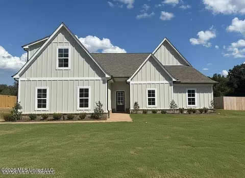946 Buttermilk Dr, Nesbit, MS 38651