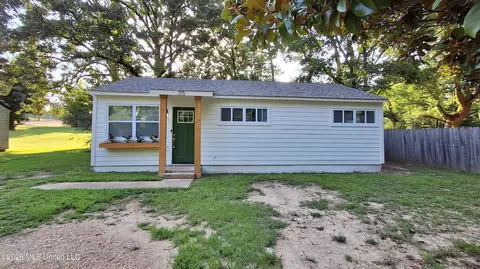 315 Willa St, Batesville, MS 38606