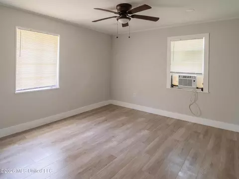 3057 Woodside Dr, Jackson, MS 39212 photo 3