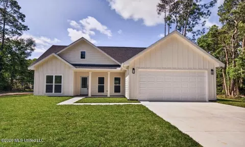 1104 Sycamore St, Waveland, MS 39576