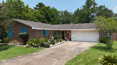 15214 Hamilton St, Gulfport, MS 39503