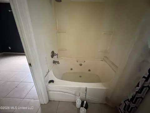 Bath - 18331 Leslis Ln, Saucier, MS 39574 photo 5 of 5