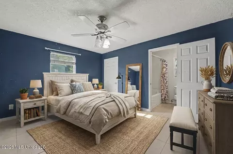 Bedroom - 18331 Leslis Ln, Saucier, MS 39574 photo 3 of 10