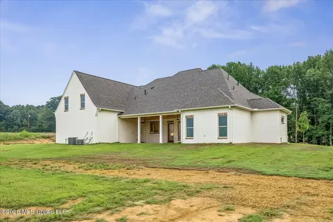 Exterior - 5111 Old Barn Cv, Coldwater, MS 38618 photo 9 of 11