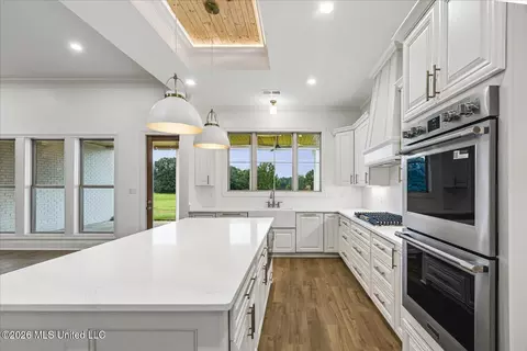 Kitchen - 5111 Old Barn Cv, Coldwater, MS 38618 photo 4 of 5