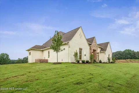 Exterior - 5111 Old Barn Cv, Coldwater, MS 38618 photo 6 of 11