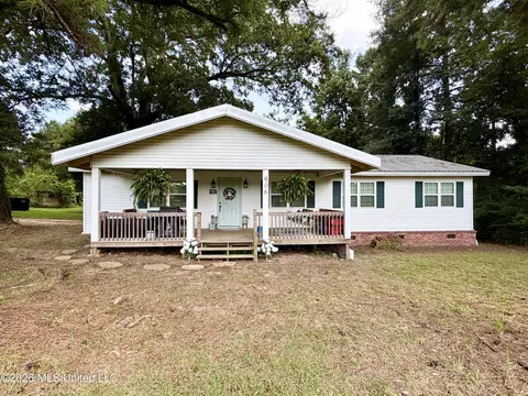 Exterior - 906 Smith Lake Rd, Brookhaven, MS 39601 photo 3 of 8