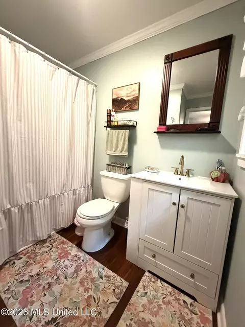 Bath - 906 Smith Lake Rd, Brookhaven, MS 39601 photo 3 of 3