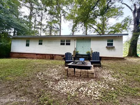 Exterior - 906 Smith Lake Rd, Brookhaven, MS 39601 photo 1 of 8