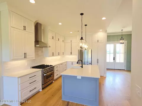 Kitchen - 399 Stump Ridge Rd, Brandon, MS 39047 photo 4 of 6