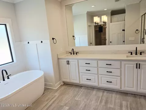 Bath - 399 Stump Ridge Rd, Brandon, MS 39047 photo 1 of 6