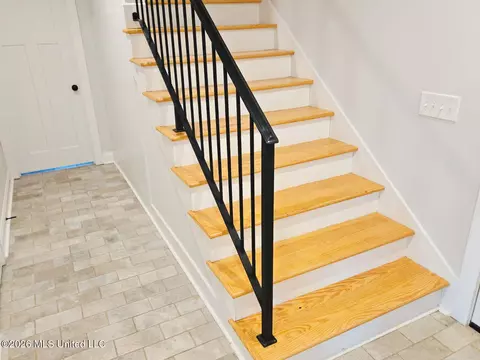 Entry Way - 399 Stump Ridge Rd, Brandon, MS 39047 photo 2 of 2