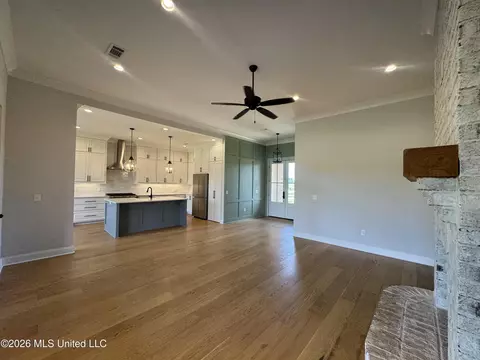 Living - 399 Stump Ridge Rd, Brandon, MS 39047 photo 3 of 3