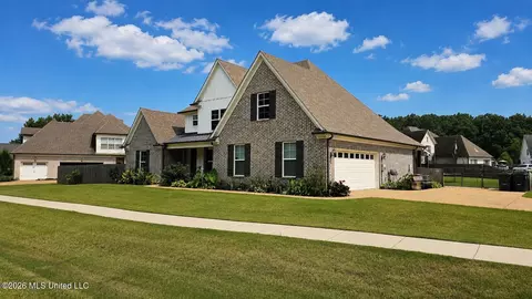 Exterior - 1598 Carlee Dr, Hernando, MS 38632 photo 2 of 7