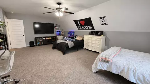 Bedroom - 1598 Carlee Dr, Hernando, MS 38632 photo 6 of 9