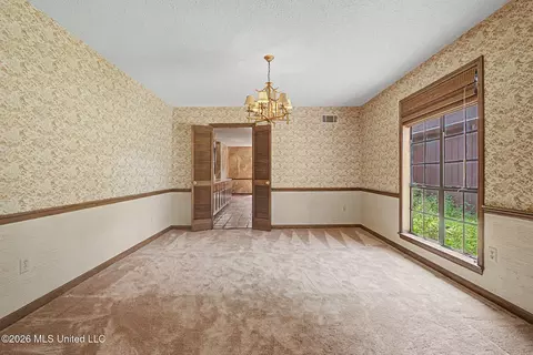 Dining - 124 N Parkway St, Hernando, MS 38632 photo 1 of 2