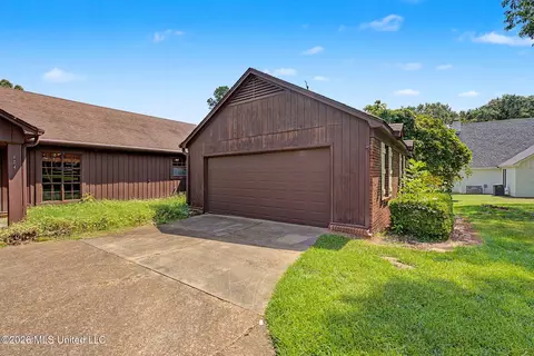 Exterior - 124 N Parkway St, Hernando, MS 38632 photo 2 of 6