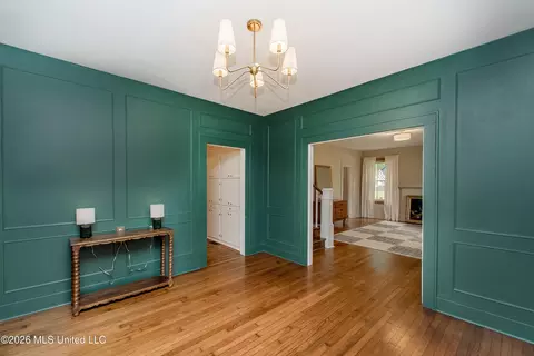 Entry Way - 900 N James Ave, Mccomb, MS 39648 photo 1 of 2